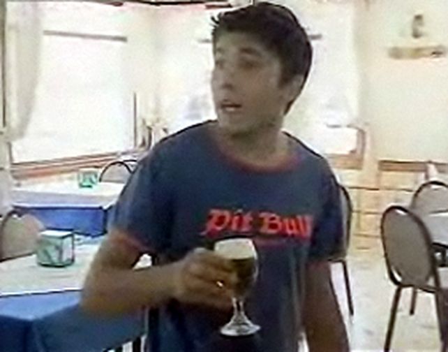 Due&ntilde;o de un bar incentiva a clientes a insultar a empleados como desahogo