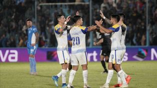 El festejo de Central en Río Cuarto, que le permitió el pase a octavos del torneo Apertura y además definir de local.