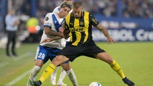 Vélez le ganó a Peñarol.