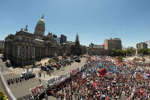 Entre el capricho y la irracionalidad del gobierno