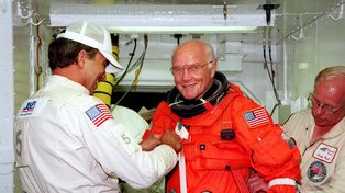 Murió John Glenn, primer astronauta estadounidense en orbitar la Tierra