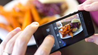Un plato de comida es más rico si antes la foto se publica en las redes sociales