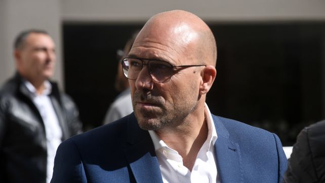 Gonzalo Belloso no hizo ninguna alianza e irá a elecciones con su agrupación Raza Canalla. 