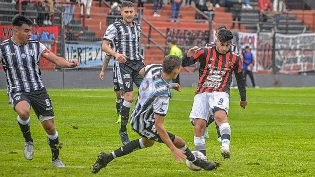Patronato ganó un partido clave y se acomodó en la tabla.