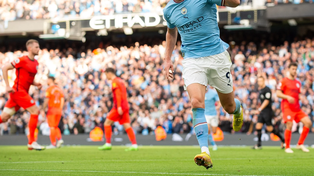 Haaland vuelve a marcar por duplicado y el City se arrima al líder Arsenal