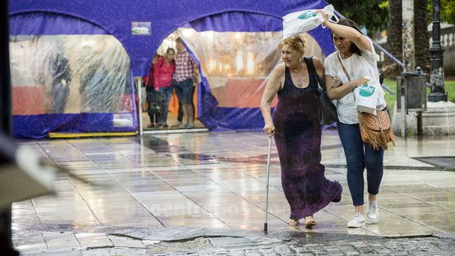 Las recomendaciones del municipio para prevenir accidentes ante la lluvia y el alerta meteorológico