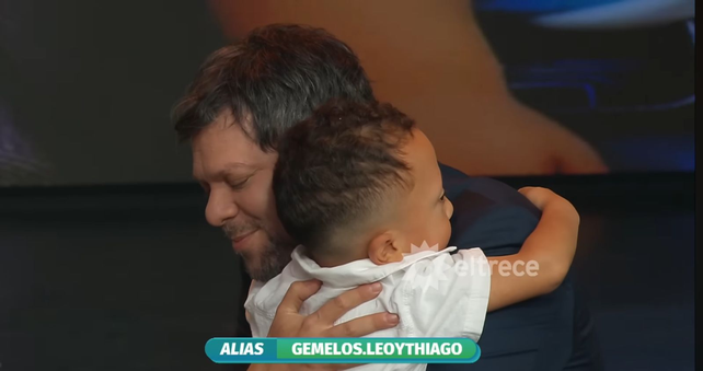 Gudio Kazcka se emocionío con la visita de los gemelos de TikTok