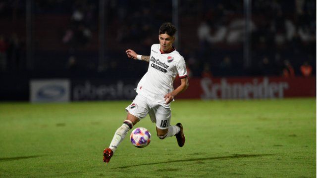 Brian Aguirre es uno de los que puede llegar a irse de Newells.