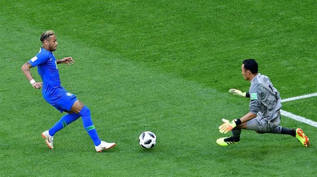 ¡Brasil sufre, pero gana!