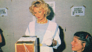 Mirtha Legrand votando en 1983. Foto de archivo.