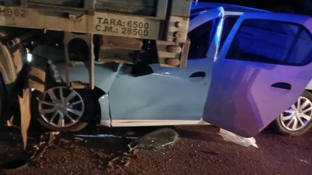 Un policía murió tras un choque contra un camión detenido sobre Ruta Nacional 98