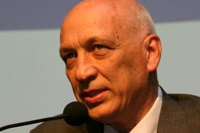 Por falta de recursos, Antonio Bonfatti no descarta los bonos