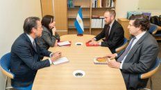 Negociación. Chodos, junto a Guzmán y emisarios del FMI. Negociación. Chodos, junto a Guzmán y emisarios del FMI.