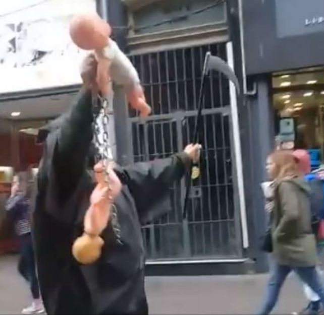 Así se paseaba el hombre