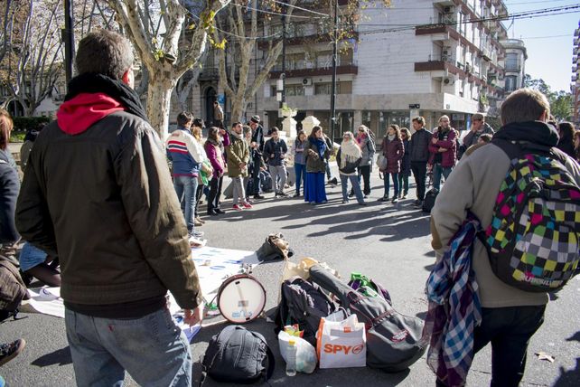 Los trabajadores municipales continúan con sus reclamos.