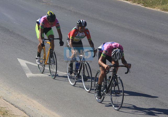 Para la ruta. Las categorías del domingo: 2002-2003