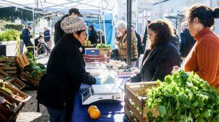 La Feria en tu Barrio incorpora un nuevo punto de venta en la Plaza Carbó, en la intersección de México y Santa Fe, en Paraná.