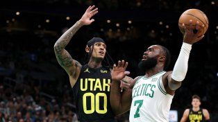 El líder Boston Celtics no tuvo piedad de Utah Jazz en la NBA