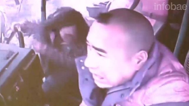 Un conductor de un bus se quedó dormido y generó un fatal accidente