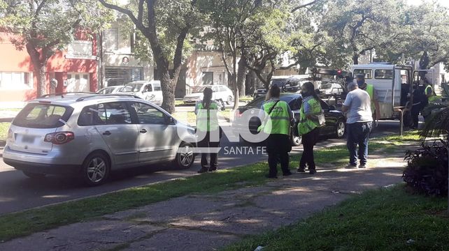 Retienen dos autos de la app de viajes Maxim