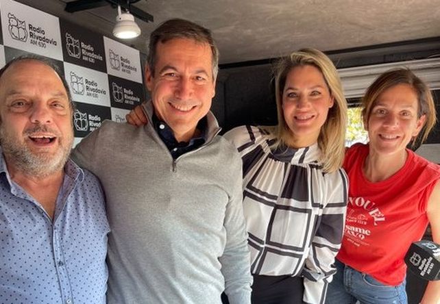Naidenoff y Losada, junto al conductor Baby Etchecopar en la Sociedad Rural.