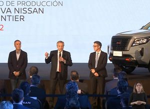 Alberto Fernández afirmó que crecimiento industrial permite recuperar trabajo y salario real