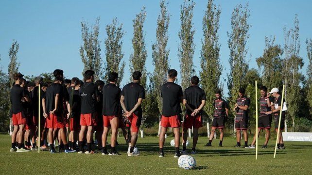 Colón define al sucesor de Medrán: cómo está la carrera por el nuevo DT