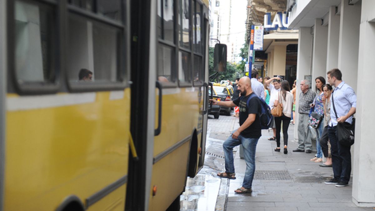 La UTA amenazó con un paro de colectivos desde las 15 si no depositan ...