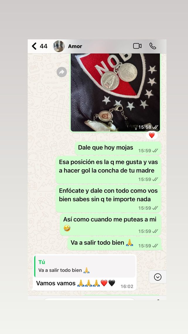 La esposa de Éver Banega, Valeria Juan, anticipó el gol en el clásico rosarino.