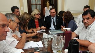 Ofrecieron subas entre el 25 y el 26,7% para los docentes