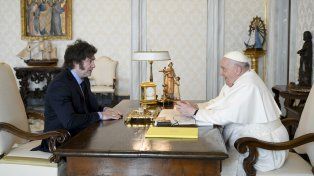 Javier Milei y su comitiva partieron a Roma para despedir al Papa Francisco