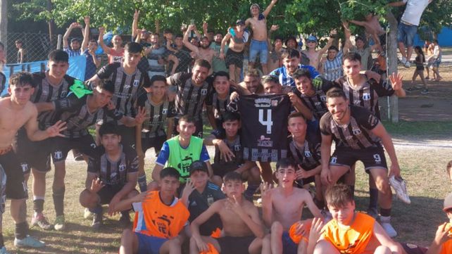 Rucci manda en la Primera C. El equipo dirigido por Juan Villalba goleó a Argentino 4-1 con goles de Alexis Alvarado