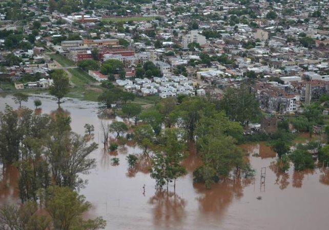 Estiman en alrededor de 200 los comercios afectados por la inundación en Concordia