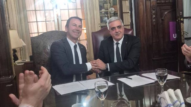 Firma del acuerdo entre la UNR y la Universidad Politécnico de Torino