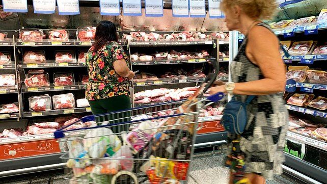 Una familia de cuatro integrantes necesitó ingresos por un total de $1.434.463
