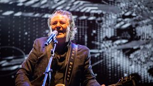 A viva voz. Mateos rockeó en dos noches inolvidables en el teatro El Círculo. Hizo un repaso por sus discos y al final la gente cantó “Tirá para arriba”.