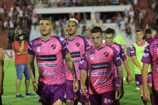 Cambiaron el horario del partido entre Vélez y Patronato en Liniers