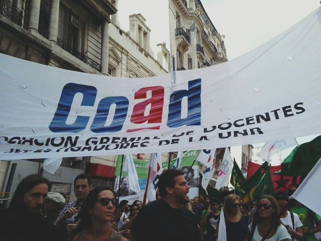 Tras la oferta, los universitarios votan y podrían decidir un paro