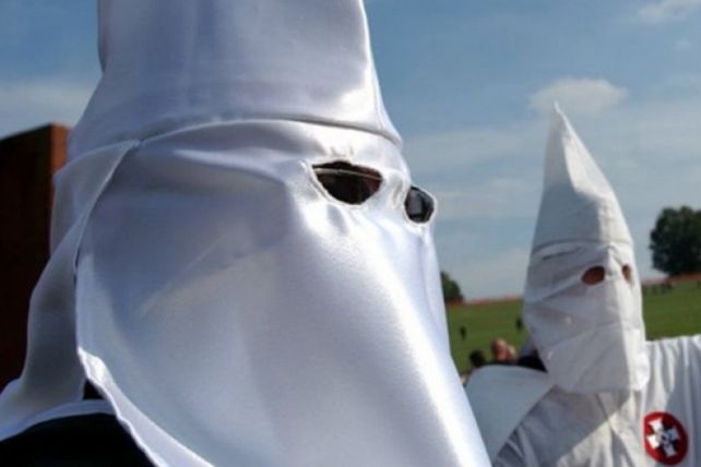 Ku Klux Klan convoca a una “guerra racial” en EE.UU