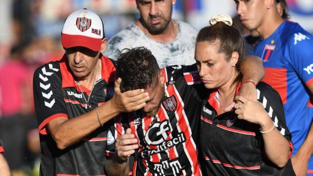 Tigre-Chacarita, suspendido cuando le pegaron un botellazo a un jugador