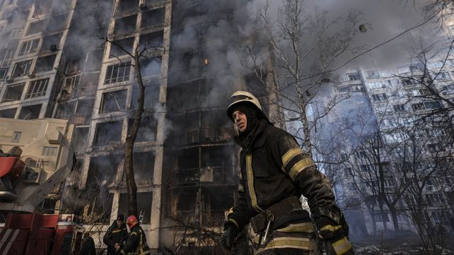 Rusia redobla sus ataques contra la capital de Ucrania que pide más ayuda a sus aliados