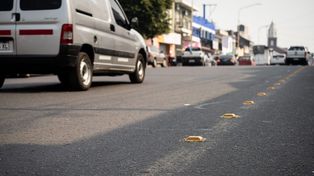 Delimitan carriles exclusivos para colectivos en avenida Almafuerte
