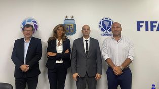 Gonzalo Belloso y Carolina Cristinziano, presidente y vice, charlaron con los responsables del área de Seguridad.