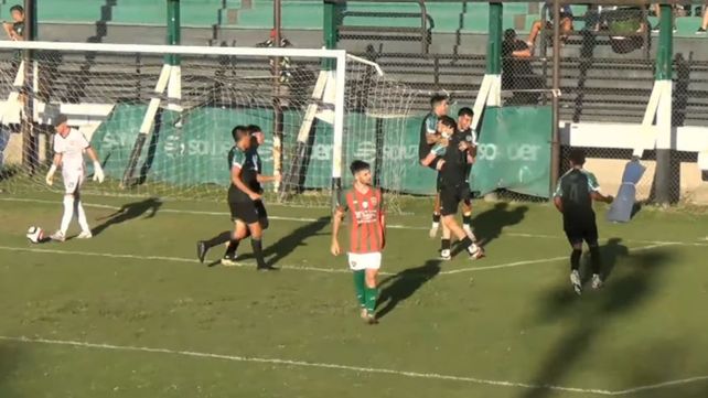 Todo PSM Fútbol celebra el gol de Gonzalo Atardo. Fue el 1-0 ante Sarmiento de Maggiolo