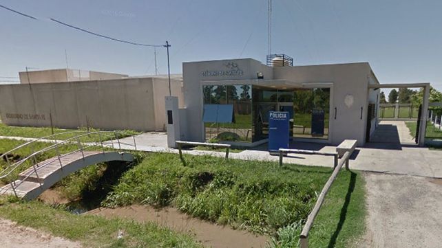Entregó a su hijo en la comisaría por haber baleado a su hermano