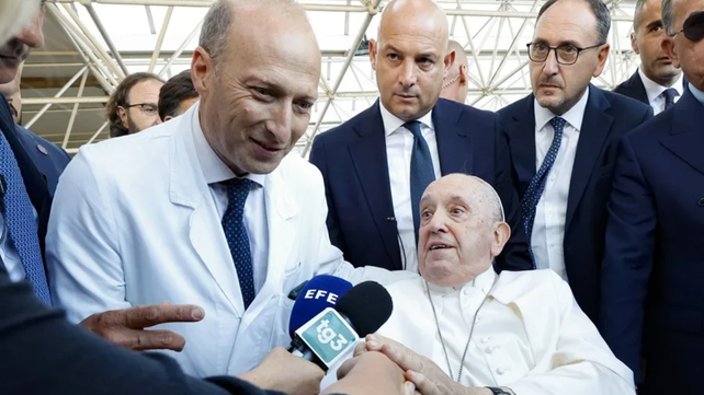 El médico del Papa Francisco reveló que quería morir en casa.