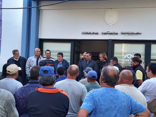 Cañada Rosquín. Los trabajadores y las trabajadoras municipales intensificaron la medida de fuerza luego de una reunión de más de tres horas.