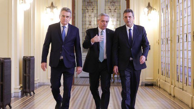 Alberto Fernández exhibió unidad junto los precandidatos a presidente Sergio Massa y a vice Agustín Rossi