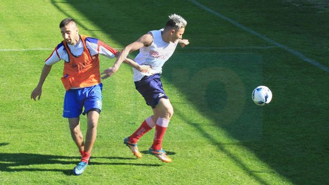Mazzolatti (a la derecha) fue uno de los integrantes del tridente ofensivo del equipo titular. &nbsp;