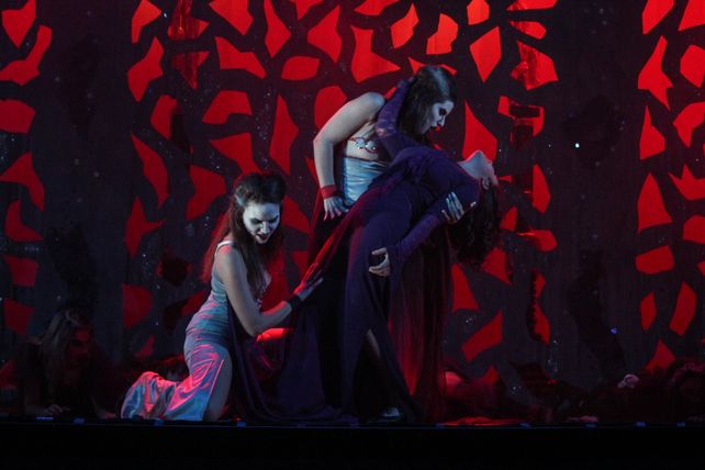La hora del vampiro se presenta en el teatro Astengo